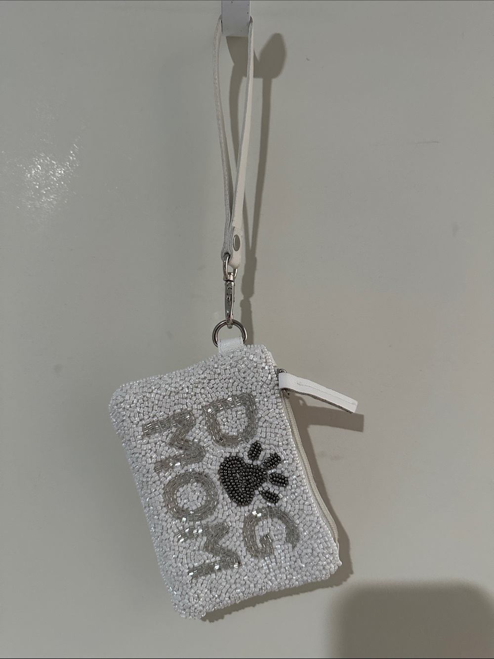 Altar'd State White Beaded 'Roomie' Key & Card Holder with Paw Accent
